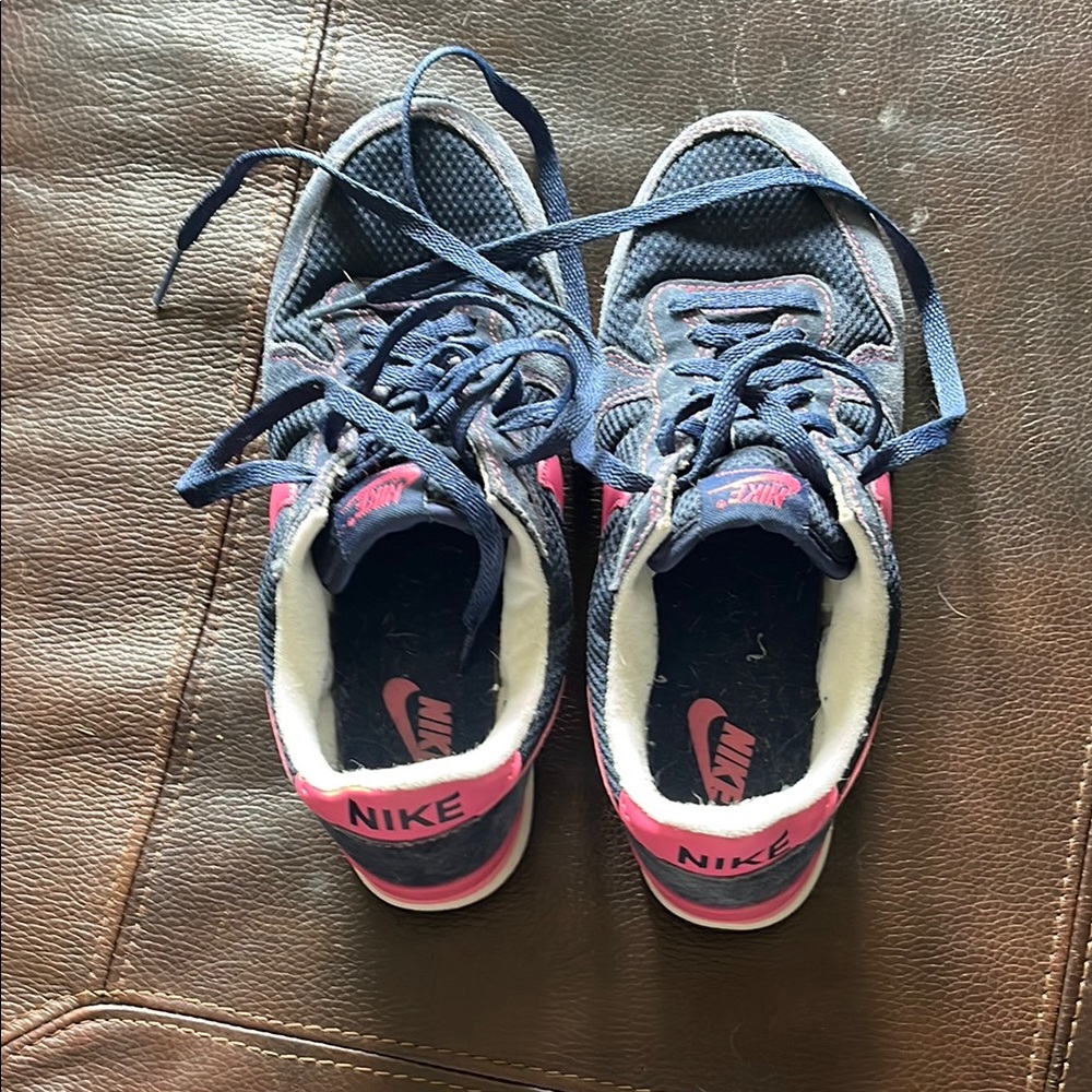 Nike Blue and Pink Sneakers Athletic Style